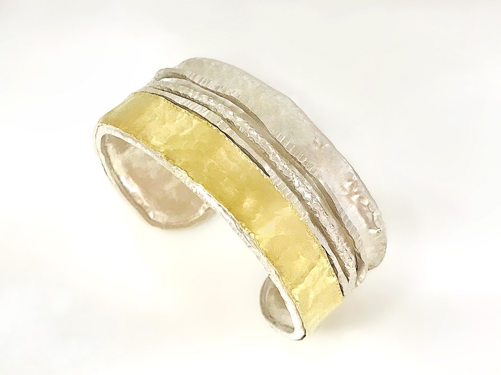 Cuff Wide 3 by Sana Doumet