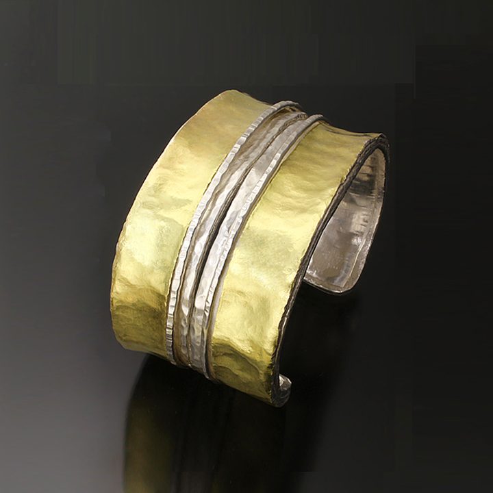 Cuff Wide 2 by Sana Doumet