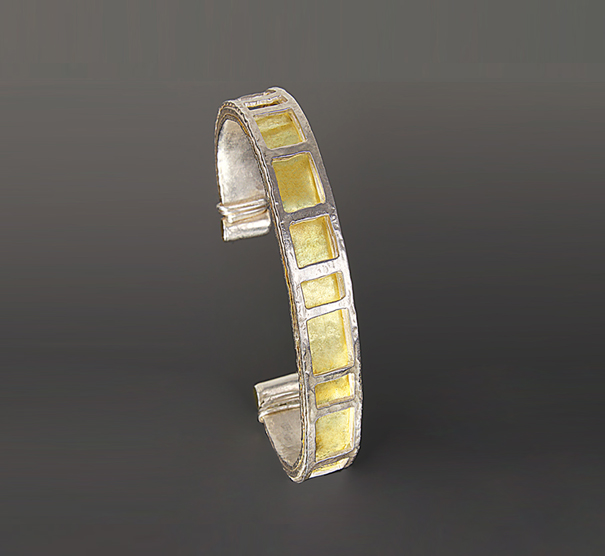 Radiance Cuff Narrow by Sana Doumet